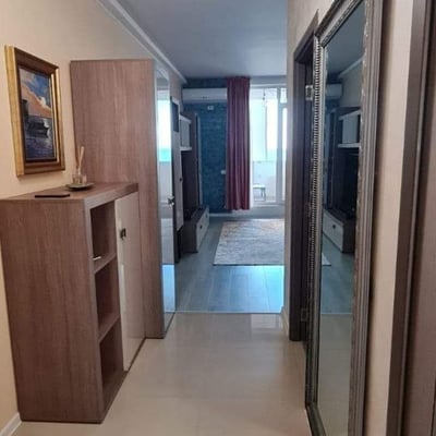 Аренда комфортной 2-комнатной квартиры 55 м² с отдельной кухней и видом на море в районе Mamaia, Констанца, Румыния